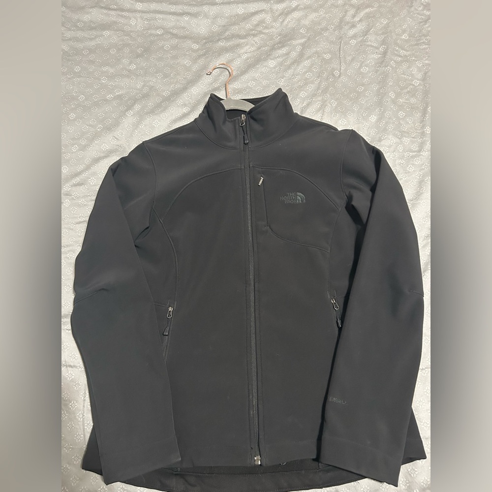The North Face Women’s Black Apex Barrier Soft Shell Jacket size M